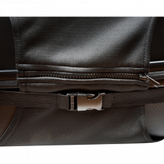 Pokrowiec na walizkę Sillar czarny z napisem "Nothing to see here", rozmiar M