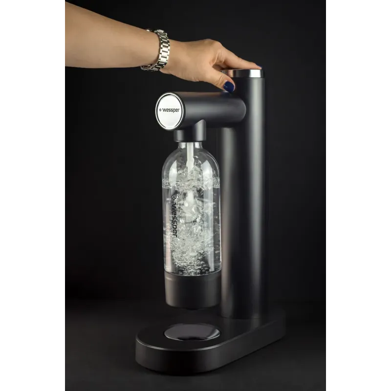 Saturator do wody Wessper S1 Sodamaker czarny w zestawie z 4 syropami SodaStream