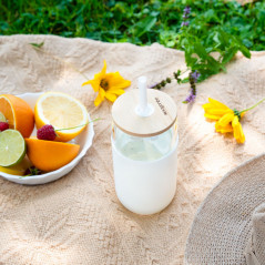 Zestaw 4 szklanek, kubków Aquafloow 500 ml w białym silikonowym etui z 2 słomkami w komplecie