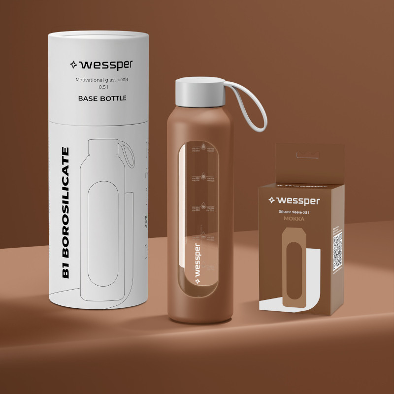 Szklana butelka na wodę 0,5 l Wessper B1 Borosilicate w zestawie z etui silikonowym Mokka – szczelna, bez BPA, z miarką Szklana butelka na wodę 0,5 l Wessper B1 Borosilicate w zestawie z etui silikonowym Mokka – szczelna, bez BPA, z miarką