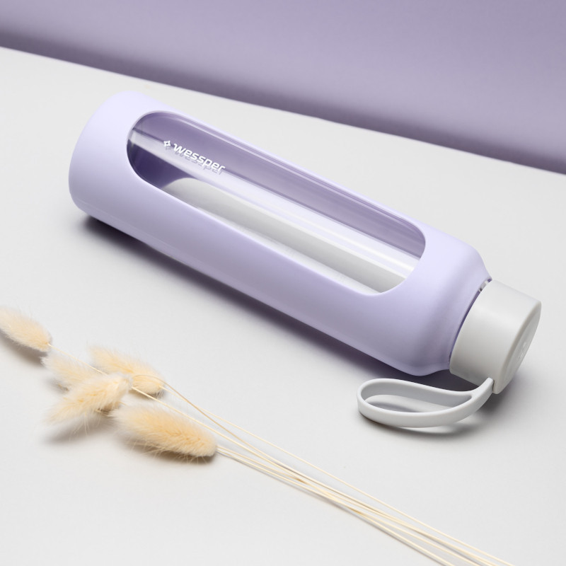 Szklana butelka na wodę 0,5 l Wessper B1 Borosilicate Lavender – szczelna, bez BPA, z miarką Szklana butelka na wodę 0,5 l Wessper B1 Borosilicate Lavender – szczelna, bez BPA, z miarką