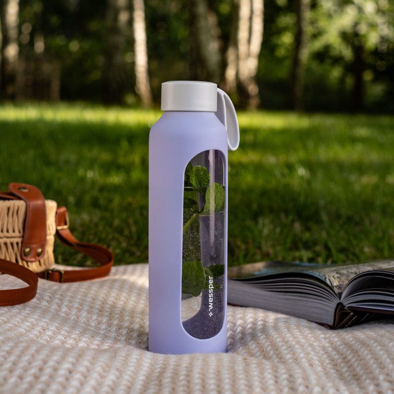 Szklana butelka na wodę 0,5 l Wessper B1 Borosilicate Lavender – szczelna, bez BPA, z miarką Szklana butelka na wodę 0,5 l Wessper B1 Borosilicate Lavender – szczelna, bez BPA, z miarką