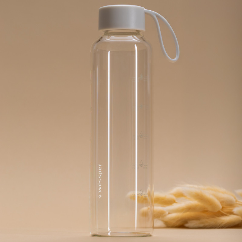 Szklana butelka na wodę 0,5 l Wessper B1 Borosilicate – szczelna, bez BPA, z miarką Szklana butelka na wodę 0,5 l Wessper B1 Borosilicate – szczelna, bez BPA, z miarką