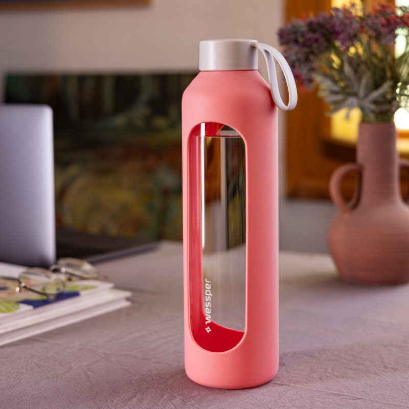 Szklana butelka na wodę 1 l Wessper B1 Borosilicate Pink – szczelna, bez BPA, z miarką Szklana butelka na wodę 1 l Wessper B1 Borosilicate Pink – szczelna, bez BPA, z miarką
