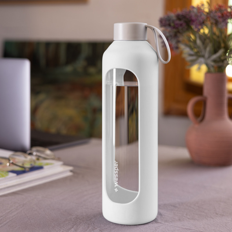 Szklana butelka na wodę 1 l Wessper B1 Borosilicate White – szczelna, bez BPA, z miarką Szklana butelka na wodę 1 l Wessper B1 Borosilicate White – szczelna, bez BPA, z miarką