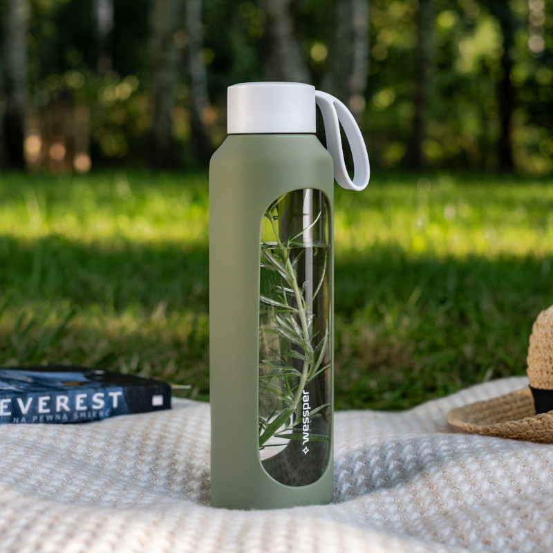 Szklana butelka na wodę 0,5 l Wessper B1 Borosilicate Olive – szczelna, bez BPA, z miarką Szklana butelka na wodę 0,5 l Wessper B1 Borosilicate Olive – szczelna, bez BPA, z miarką