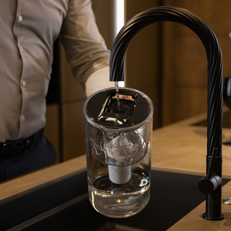 Dzbanek filtrujący szklany Wessper D2 Borosilicate 3 l czarny w zestawie z 2 filtrami Aquaclassic