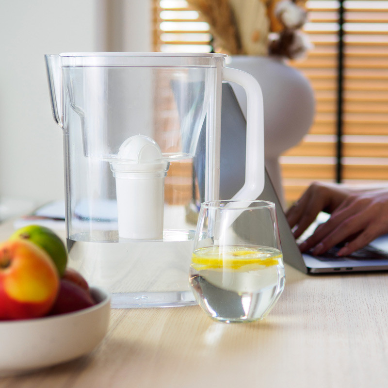 Dzbanek filtrujący Wessper D3 Slim 2,7 l biały z filtrem Aquaclassic w zestawie z 2 filtrami