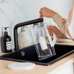 Dzbanek filtrujący Wessper D3 Slim 2,7 l biały z filtrem Aquaclassic w zestawie z 2 filtrami