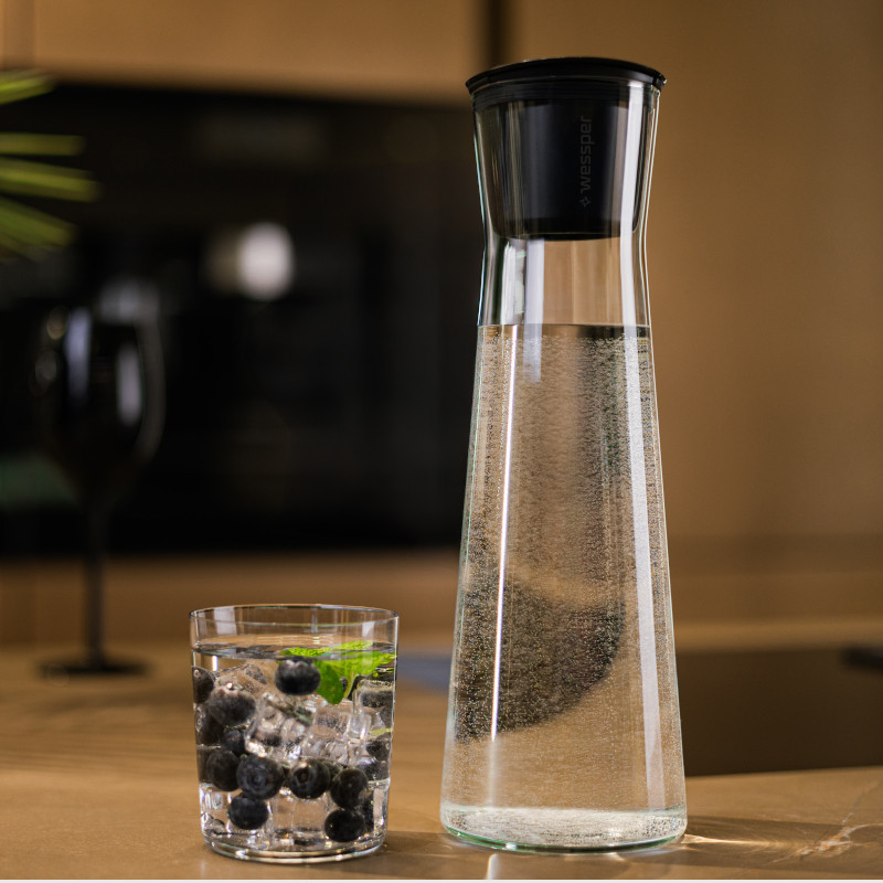 Karafka filtrująca Wessper K1 Borosilicate z filtrem Actitex™ - czarna