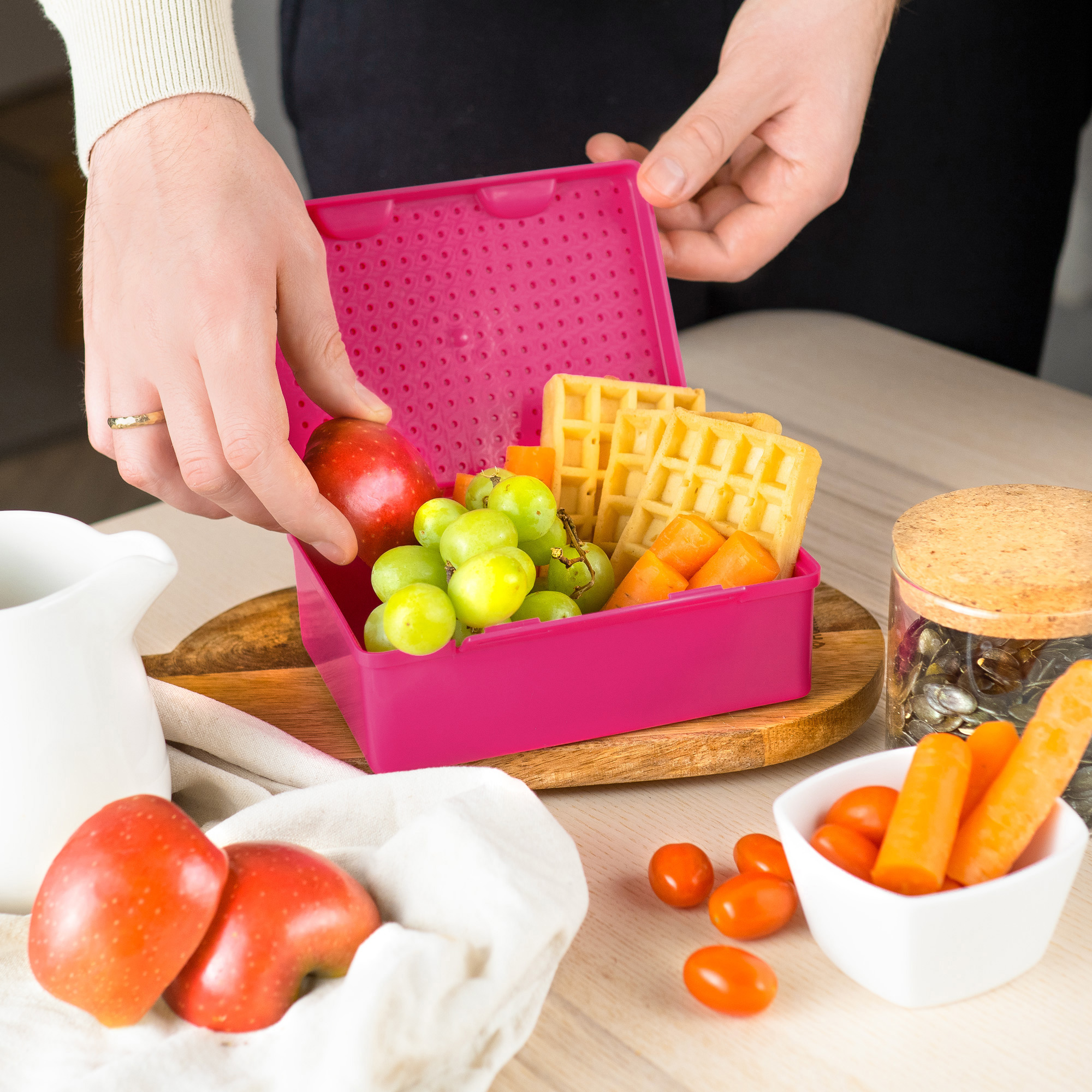 Pojemnik na śniadanie do szkoły w kolorze różowym marki Wessper