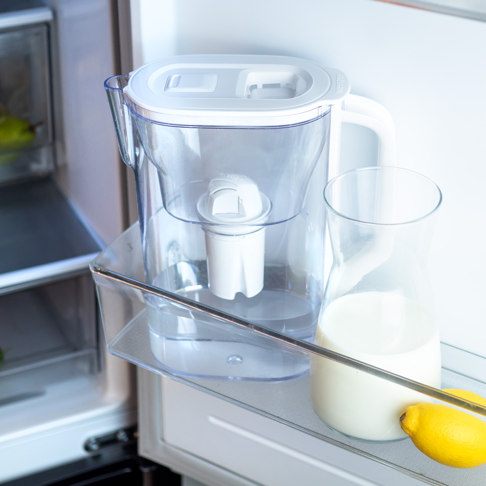 Dzbanek filtrujący do lodówki Wessper D3 Slim FutureFlow 2,7 l biały z filtrem Aquaclassic