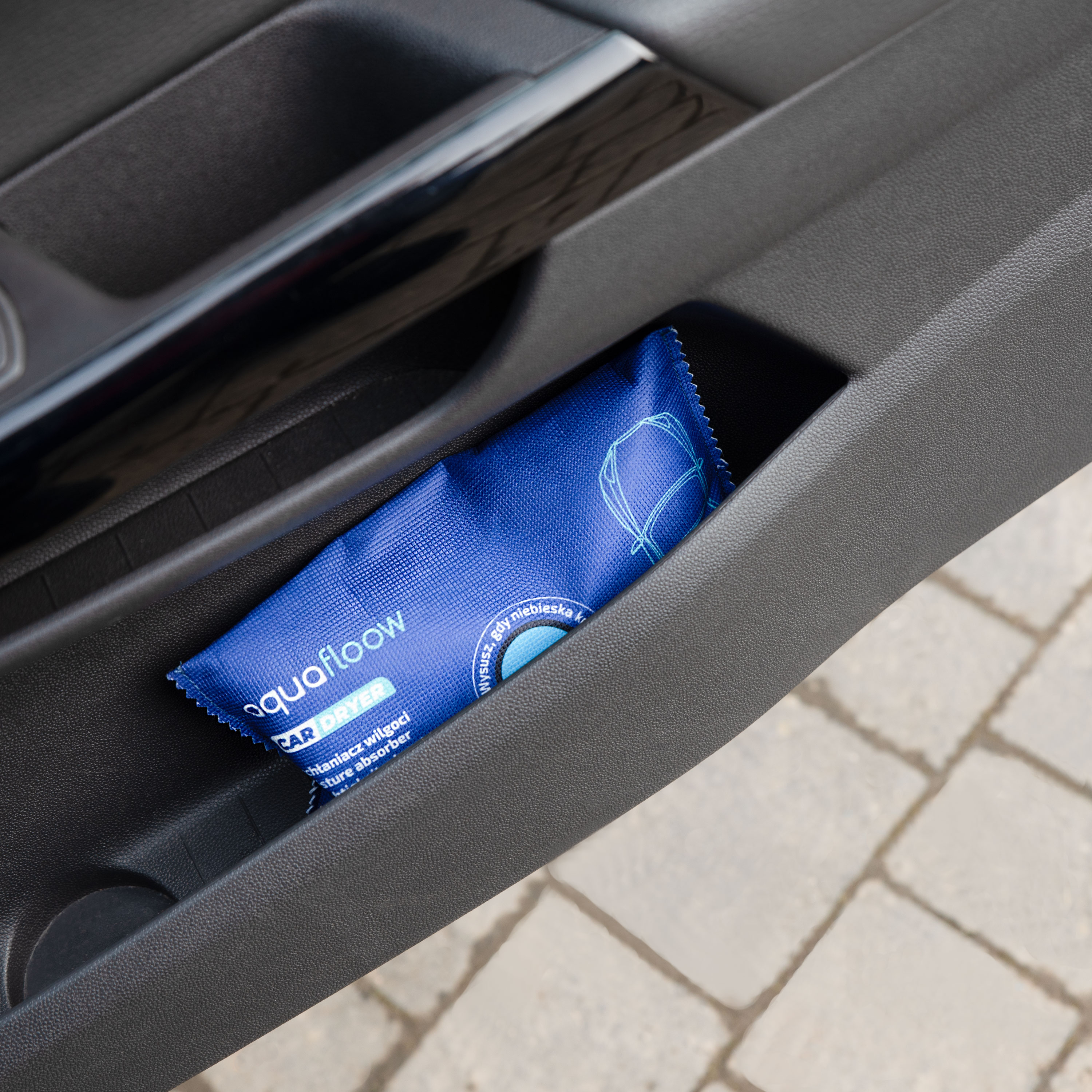 Pochłaniacz wilgoci do samochodu ze wskaźnikiem osuszania